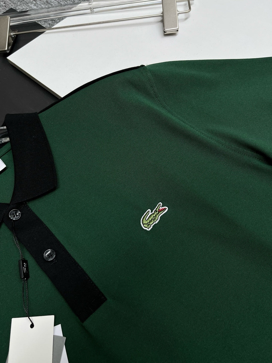 Camisa Polo Lacoste Piquet Bicolor com Gola Contrastante