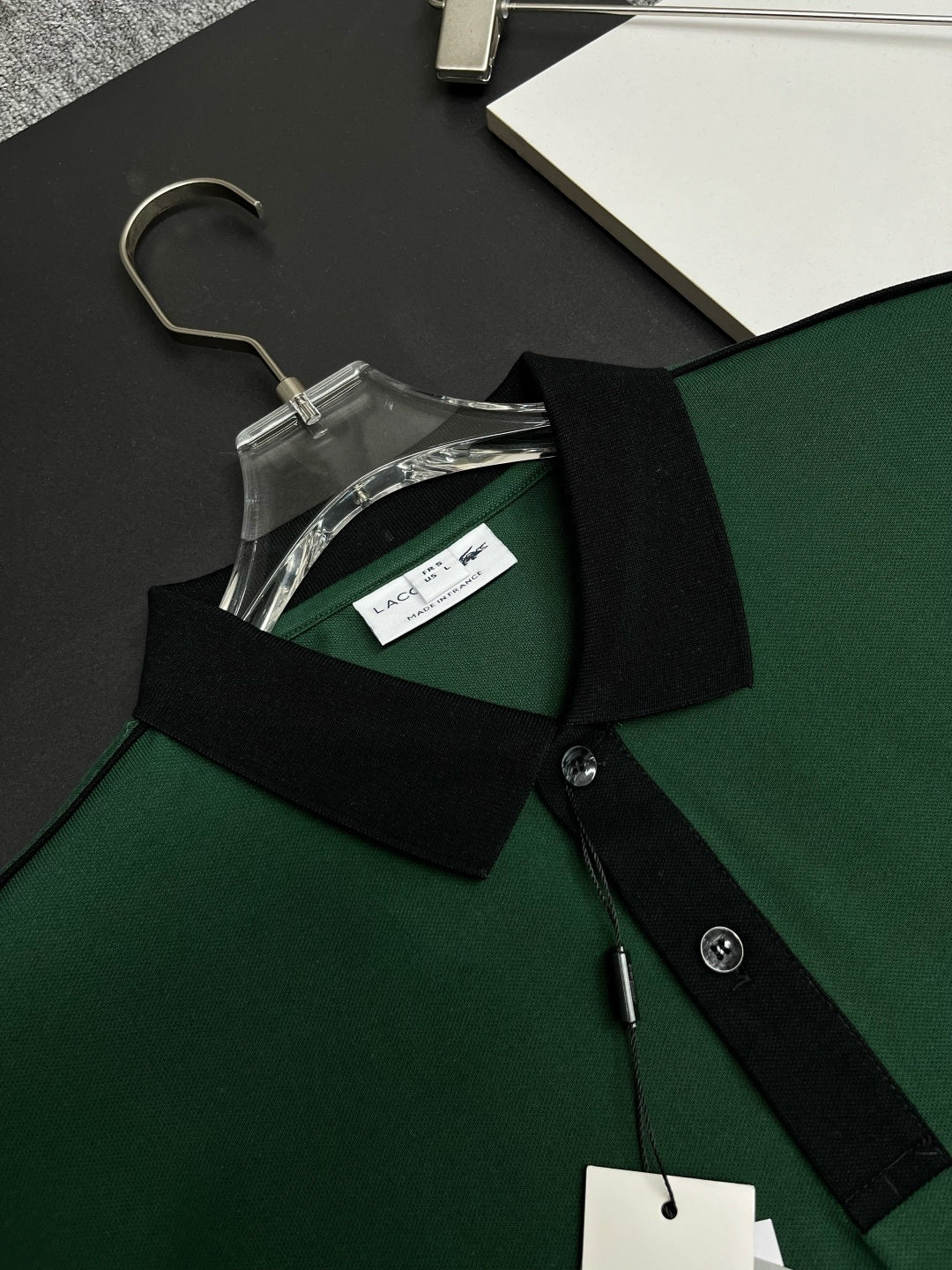 Camisa Polo Lacoste Piquet Bicolor com Gola Contrastante